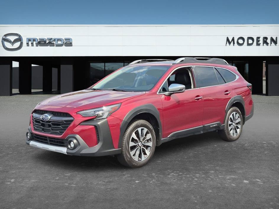 Used 2025 Subaru Outback Touring AWD/4WD image 1