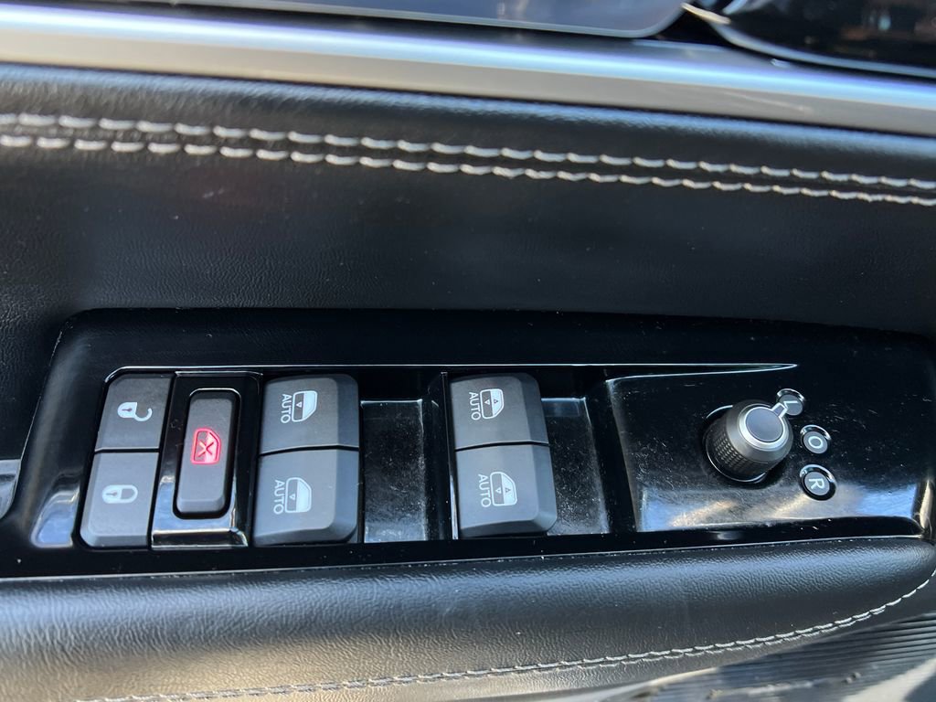 Used 2022 Jeep Wagoneer Series III w/ Premium Group I image 12