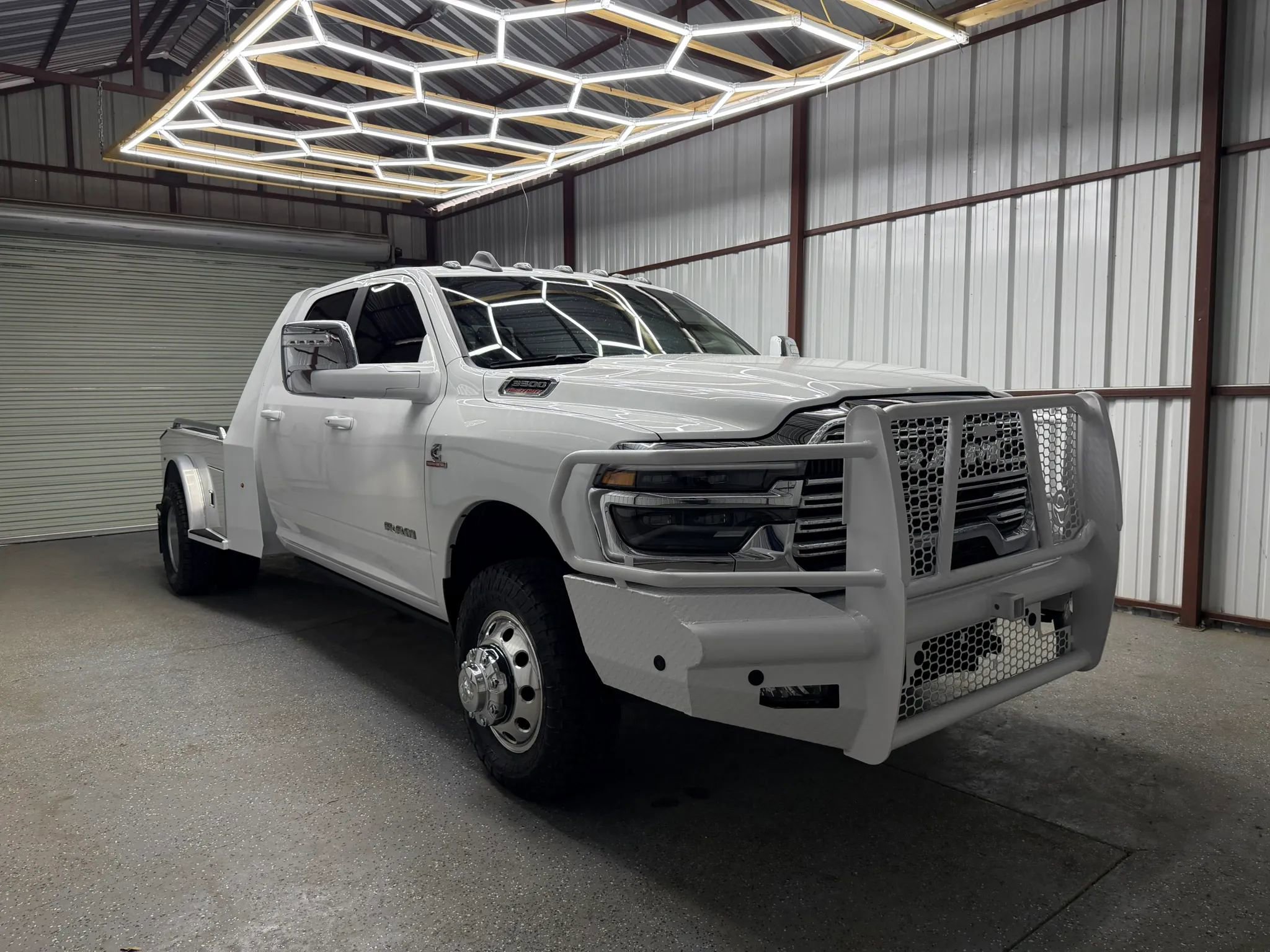 Used 2025 RAM 3500 Laramie AWD/4WD image 1
