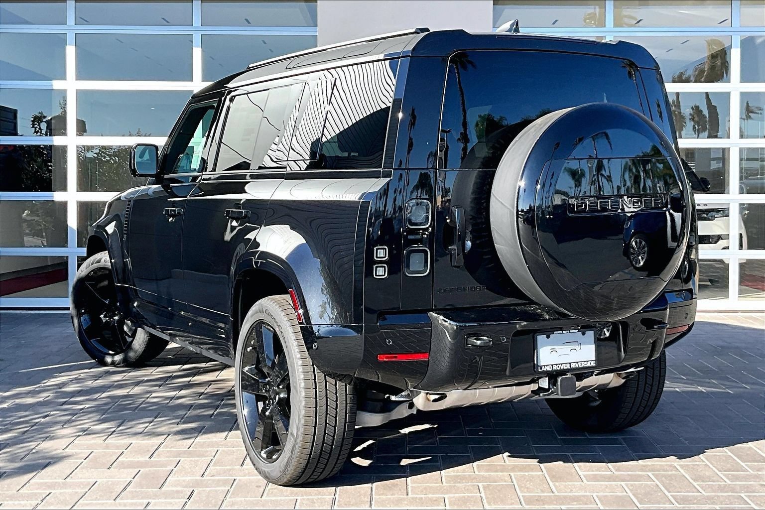 New 2026 Land Rover Defender 110 X-Dynamic SE AWD/4WD image 3