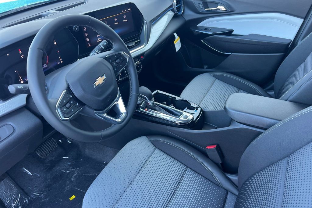 New 2026 Chevrolet Trax LT w/ Driver Confidence Package FWD image 7