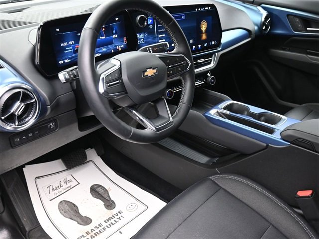 Used 2025 Chevrolet Equinox EV LT w/ Convenience Package image 8