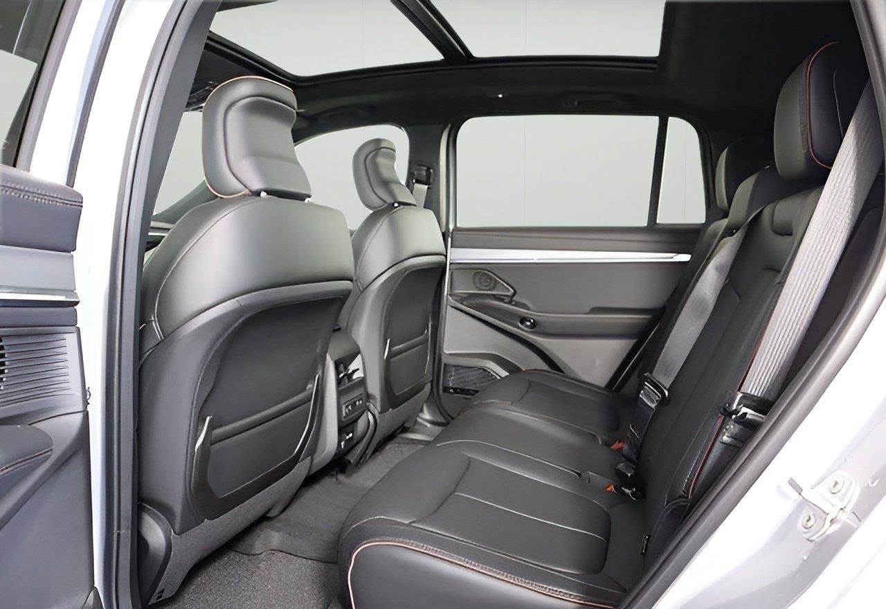 New 2025 Jeep Wagoneer S Limited AWD/4WD image 10