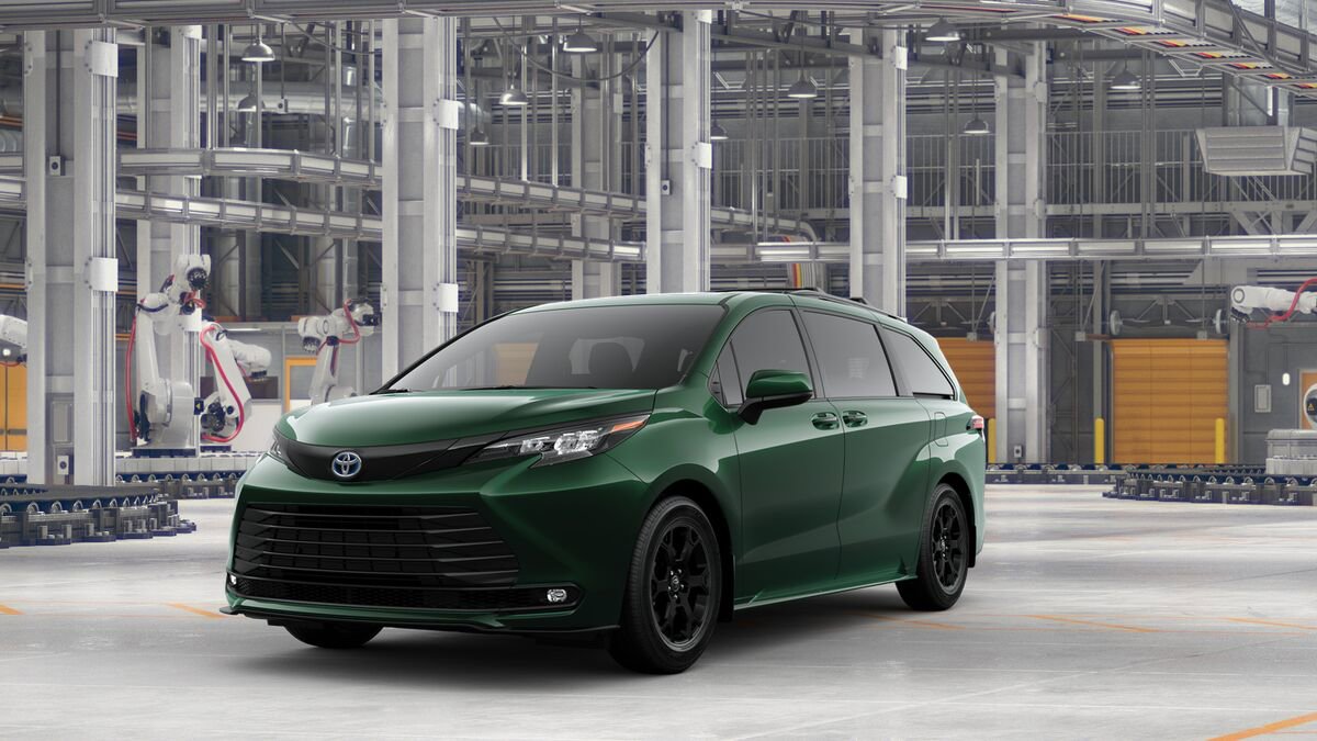 New 2025 Toyota Sienna XLE Woodland Edition
