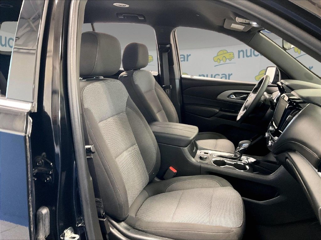 Used 2023 Chevrolet Traverse LT AWD/4WD image 11