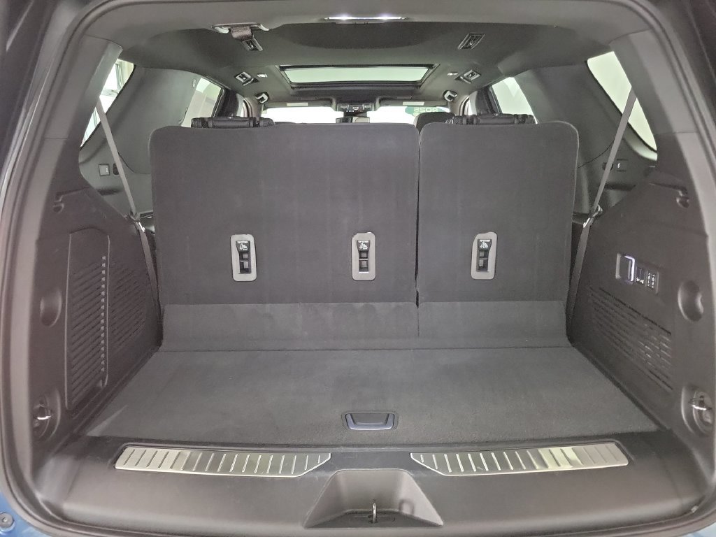Certified 2025 GMC Yukon Denali w/ Sun & Power Step Package AWD/4WD image 23