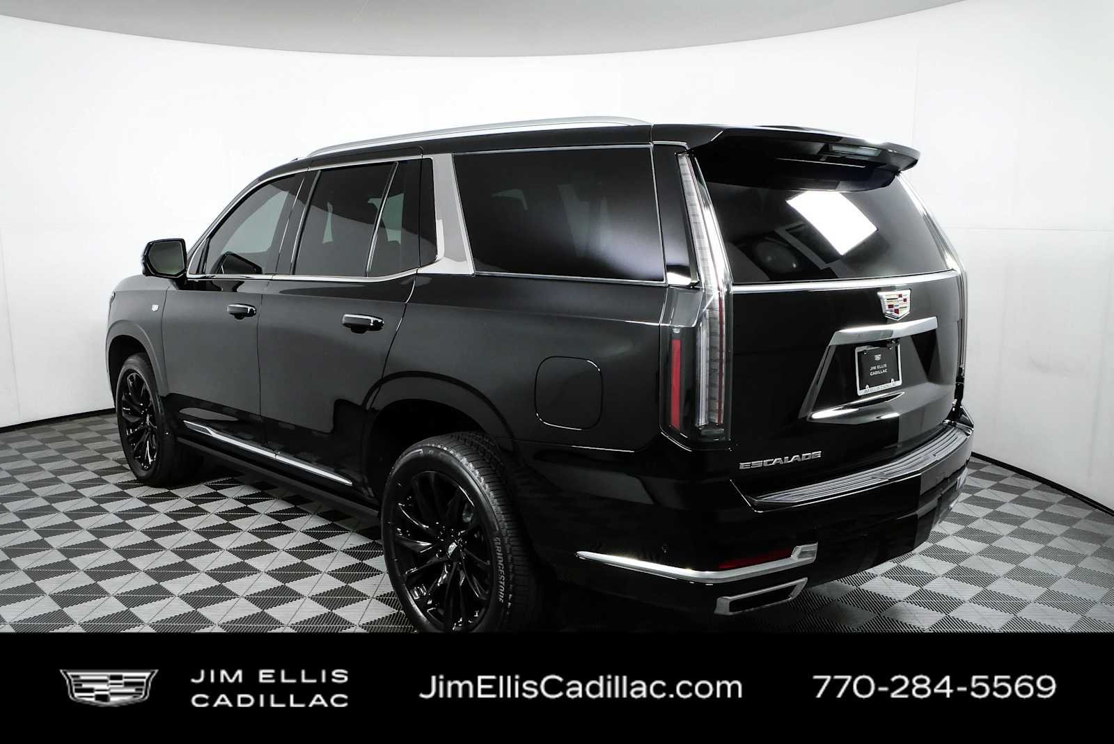 Used 2025 Cadillac Escalade Premium Luxury RWD image 30