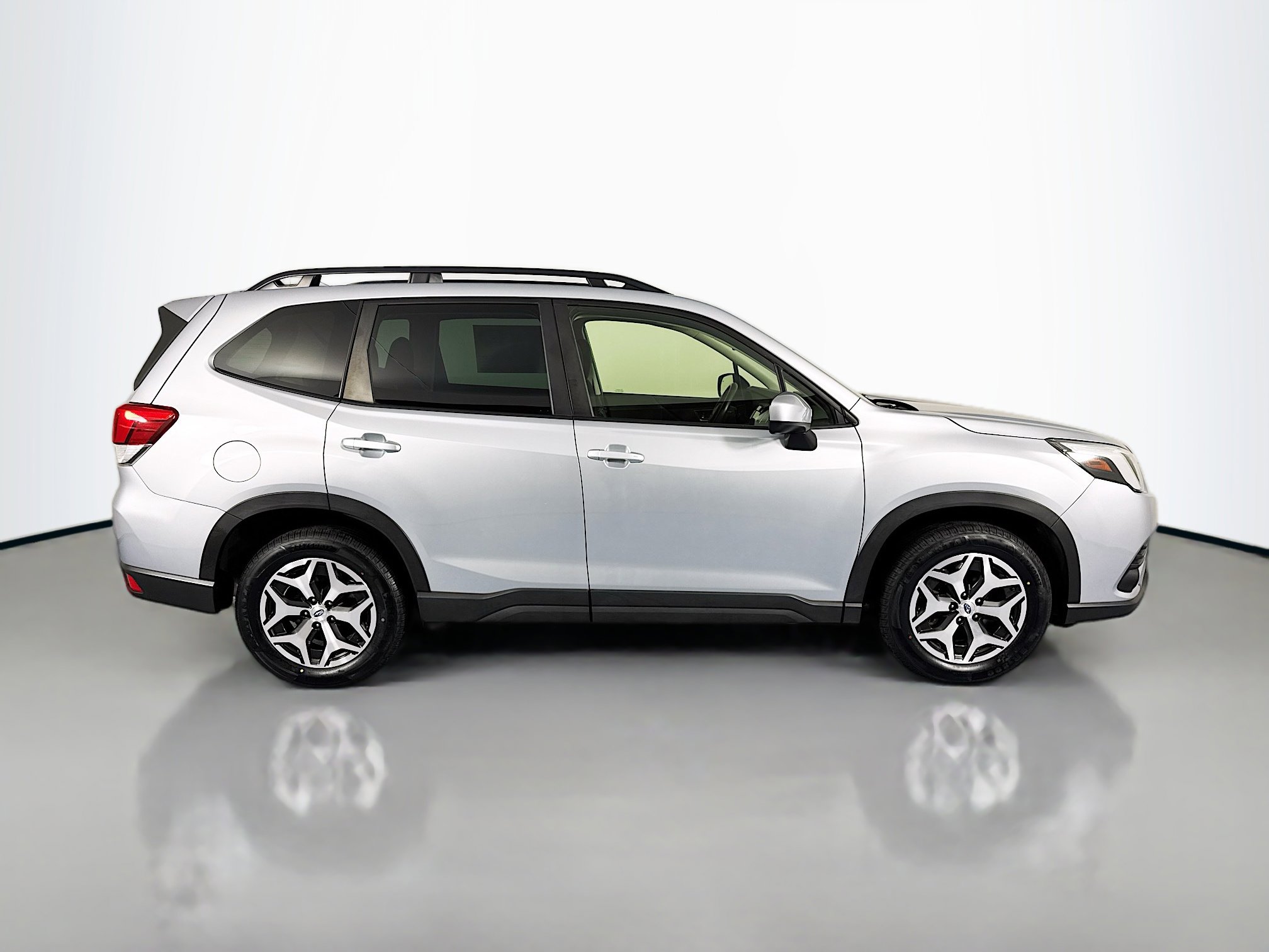 Used 2023 Subaru Forester Premium w/ Popular Package #1 image 4