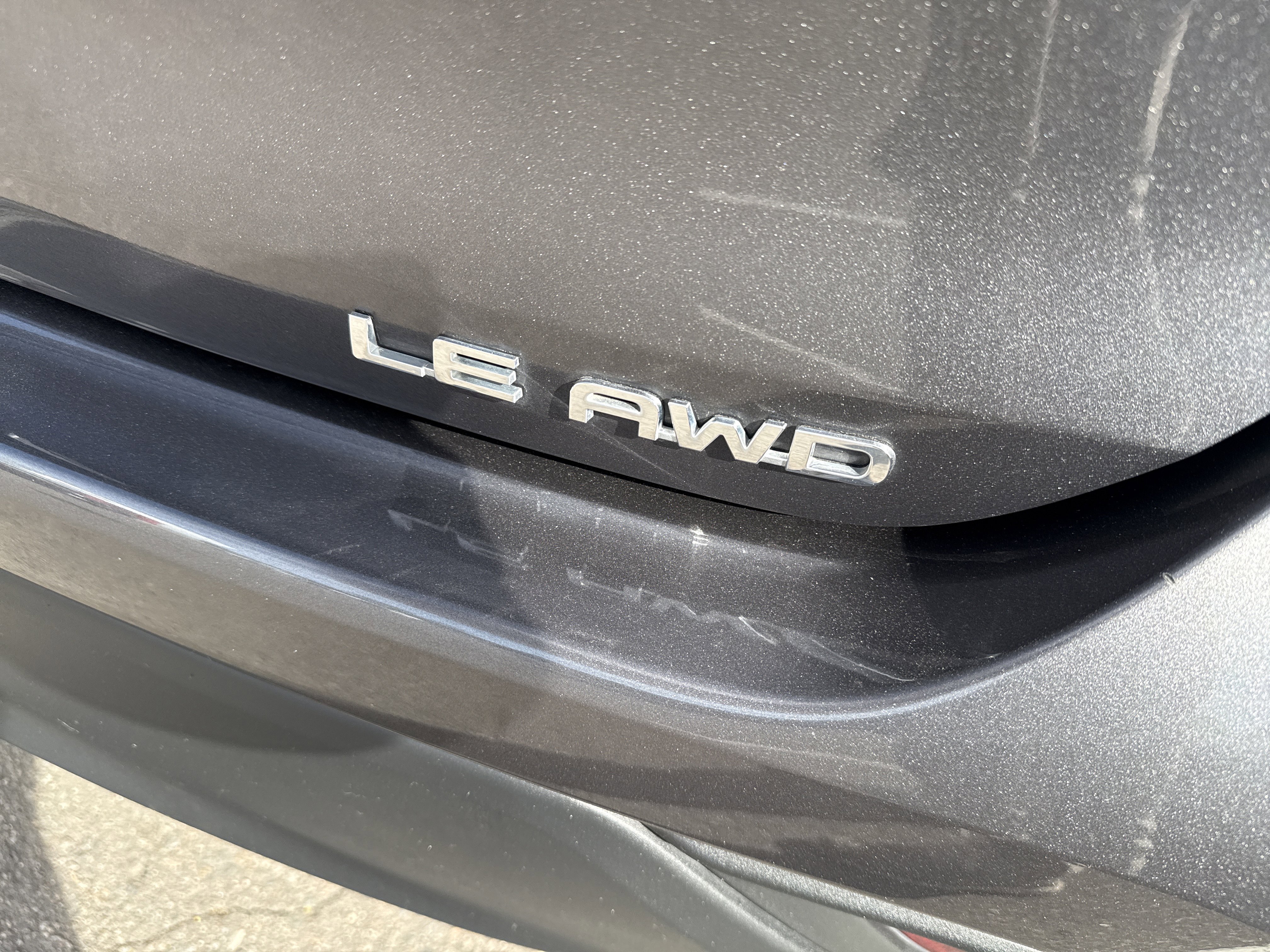 Used 2022 Toyota Highlander LE AWD/4WD image 9