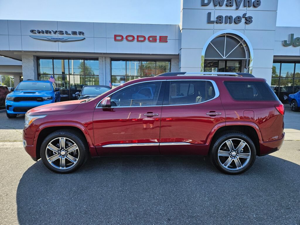 Used 2017 GMC Acadia Denali w/ Technology Package AWD/4WD image 2