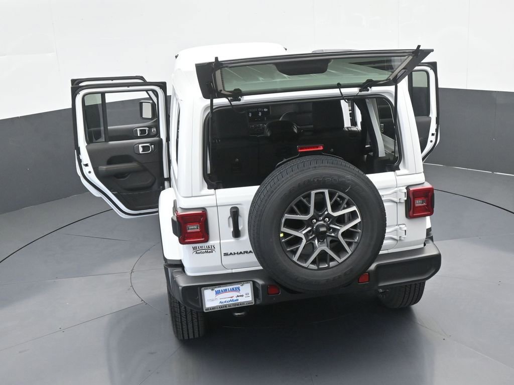 Used 2025 Jeep Wrangler Unlimited Sahara AWD/4WD image 65