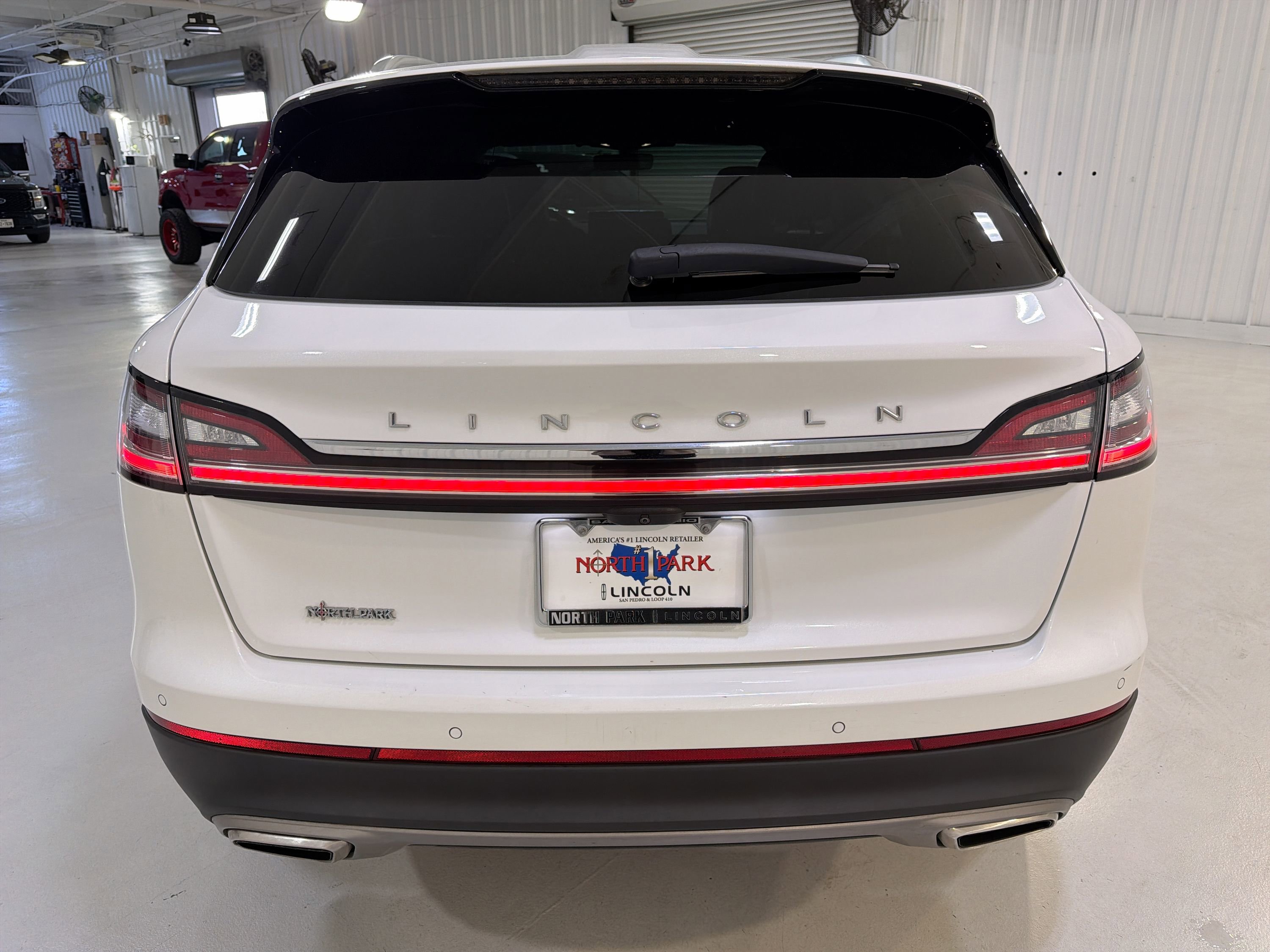 Used 2023 Lincoln Nautilus FWD w/ Premium Package image 26