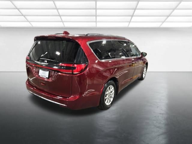 Used 2021 Chrysler Pacifica Touring-L image 4