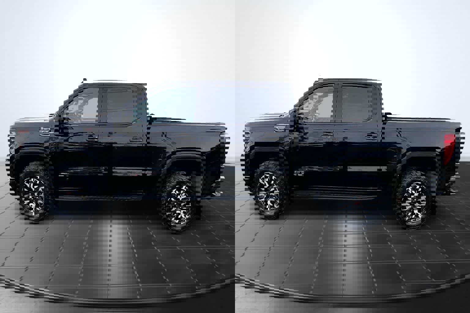 Used 2023 GMC Sierra 1500 AT4 w/ AT4 Preferred Package image 3