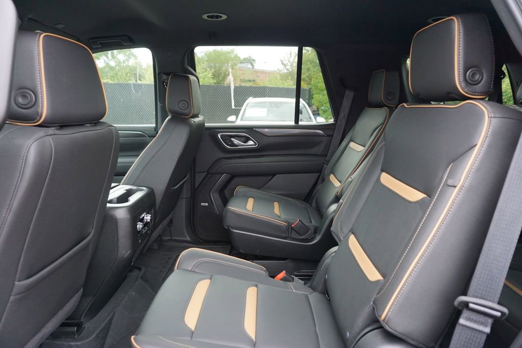 Used 2024 GMC Yukon AT4 w/ Technology Package image 12