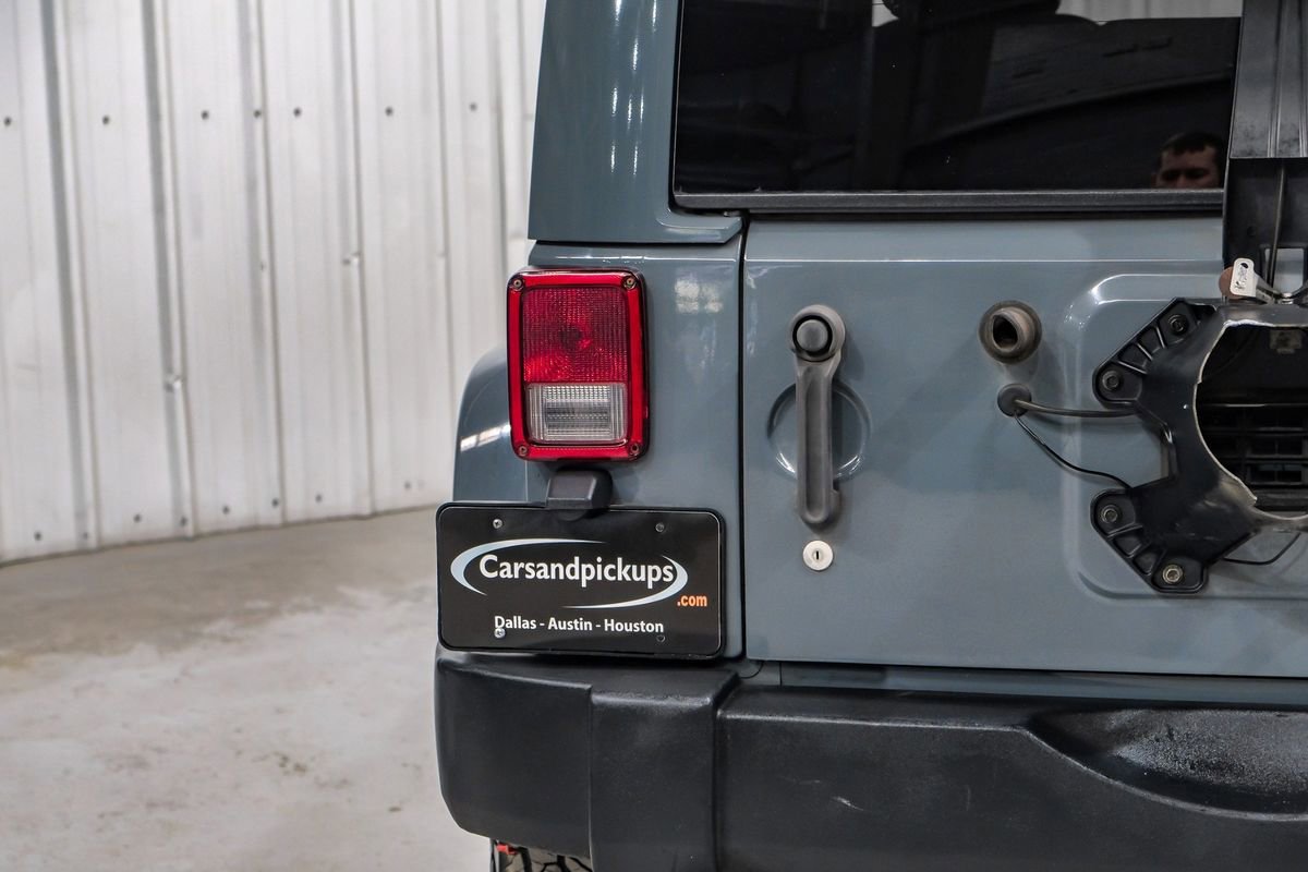 Used 2014 Jeep Wrangler Unlimited Rubicon w/ Connectivity Group image 46