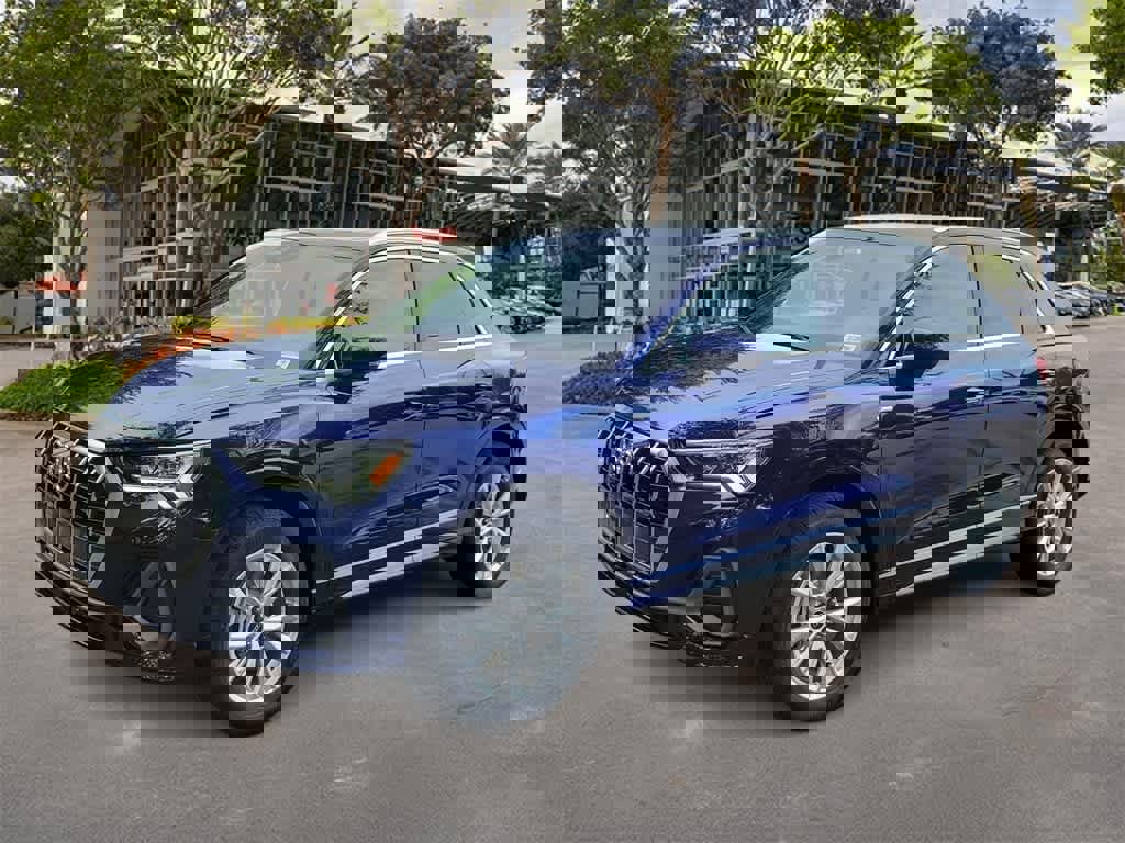 New 2025 Audi Q3 2.0T Premium