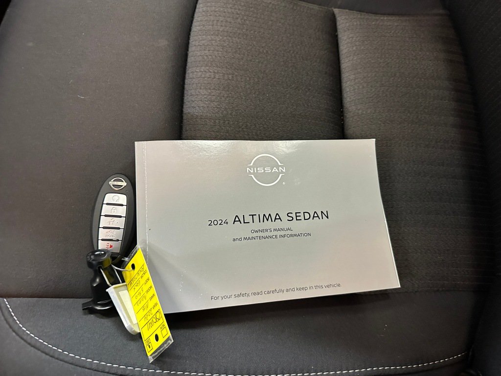 Used 2024 Nissan Altima 2.5 S FWD image 4