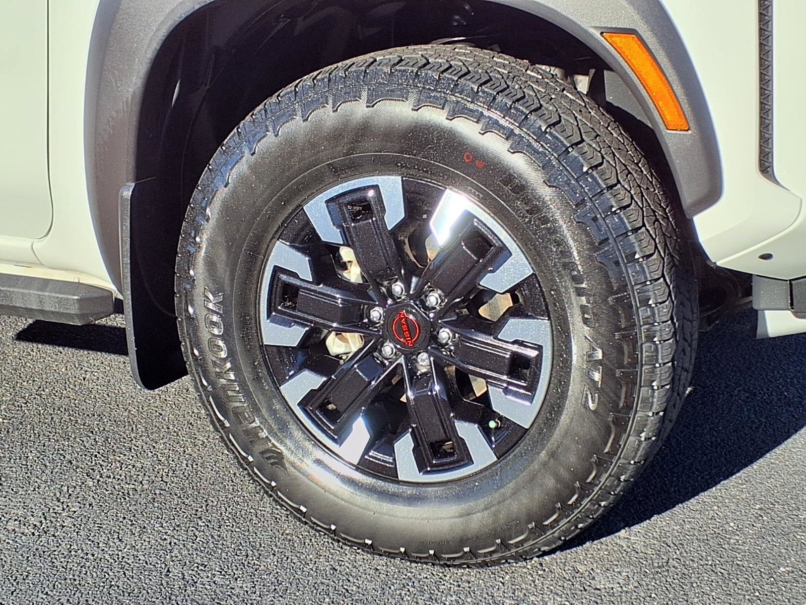 Used 2024 Nissan Frontier PRO-4X w/ Off-Road Protection Package image 27