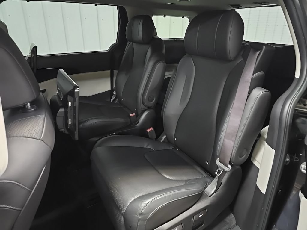 Used 2022 Kia Carnival SX Prestige FWD image 32