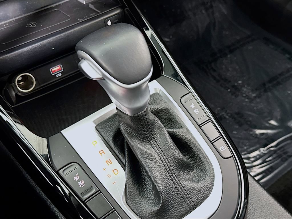 Used 2023 Kia Forte GT-Line w/ GT-Line Premium Package image 17