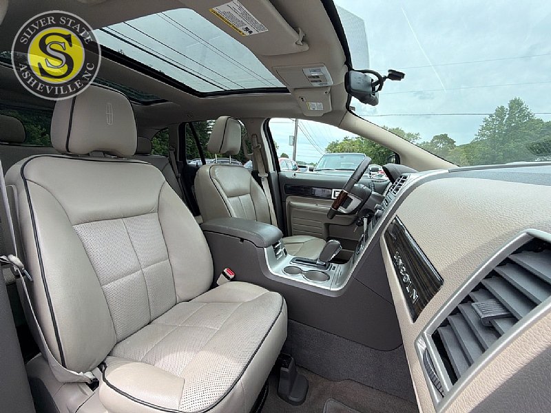 Used 2010 Lincoln MKX AWD image 17