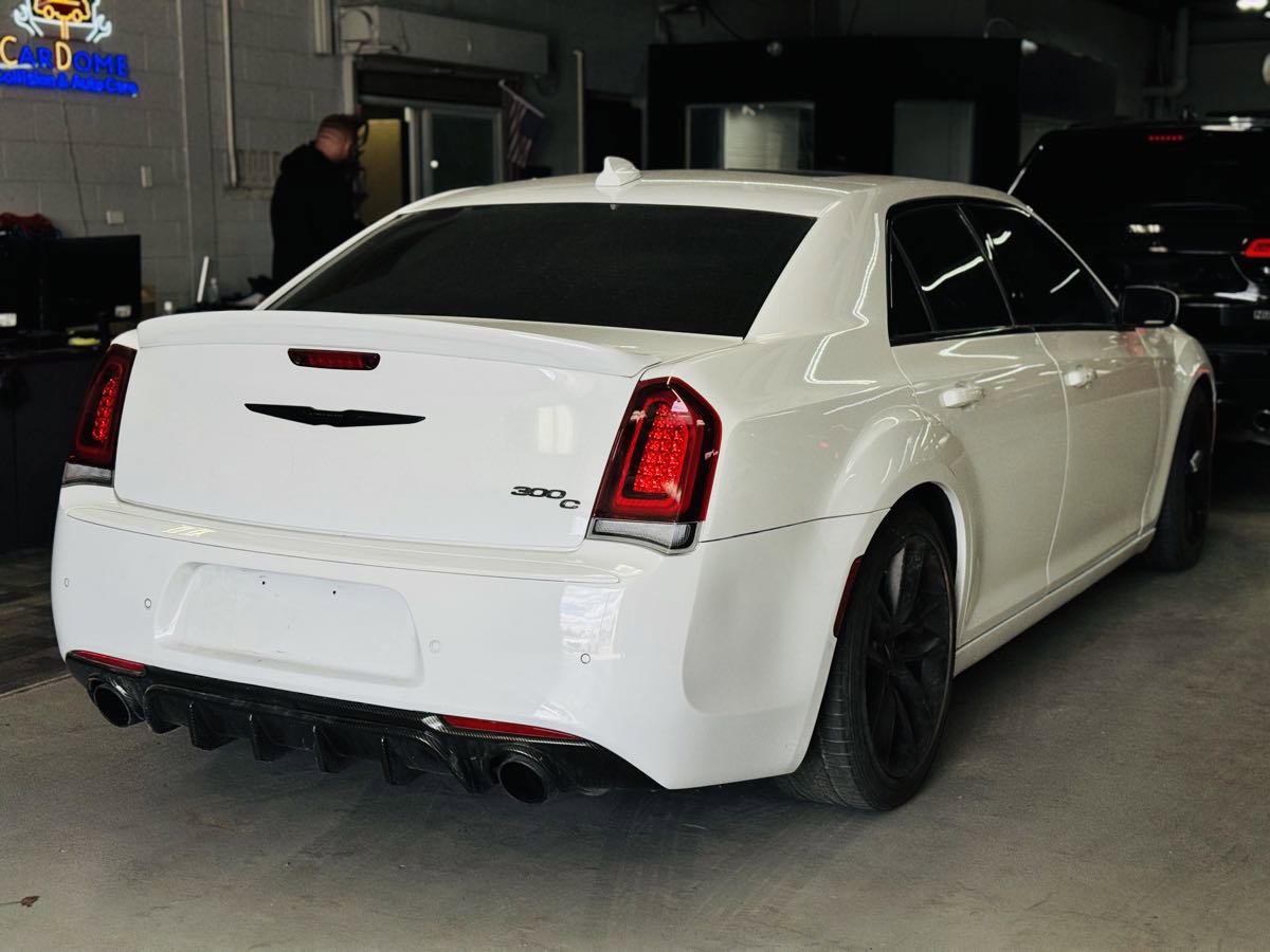 Used 2023 Chrysler 300 C RWD image 5