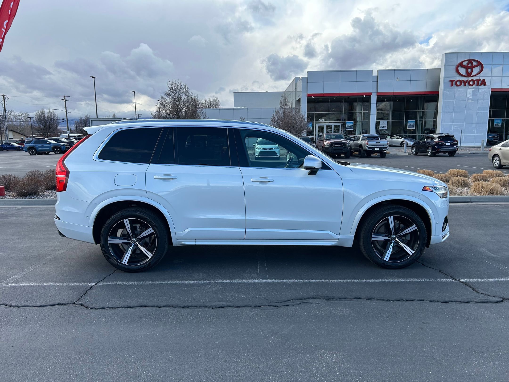 Used 2016 Volvo XC90 T6 R-Design w/ Protection Package Plus image 6