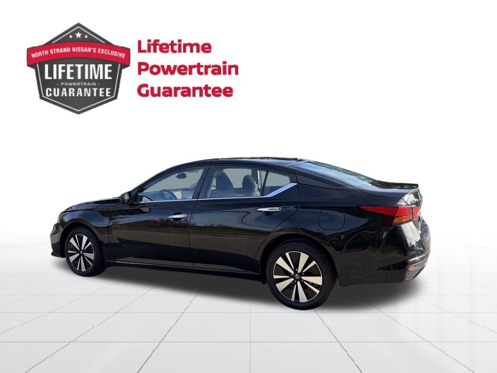 Certified 2022 Nissan Altima 2.5 SV AWD/4WD image 3