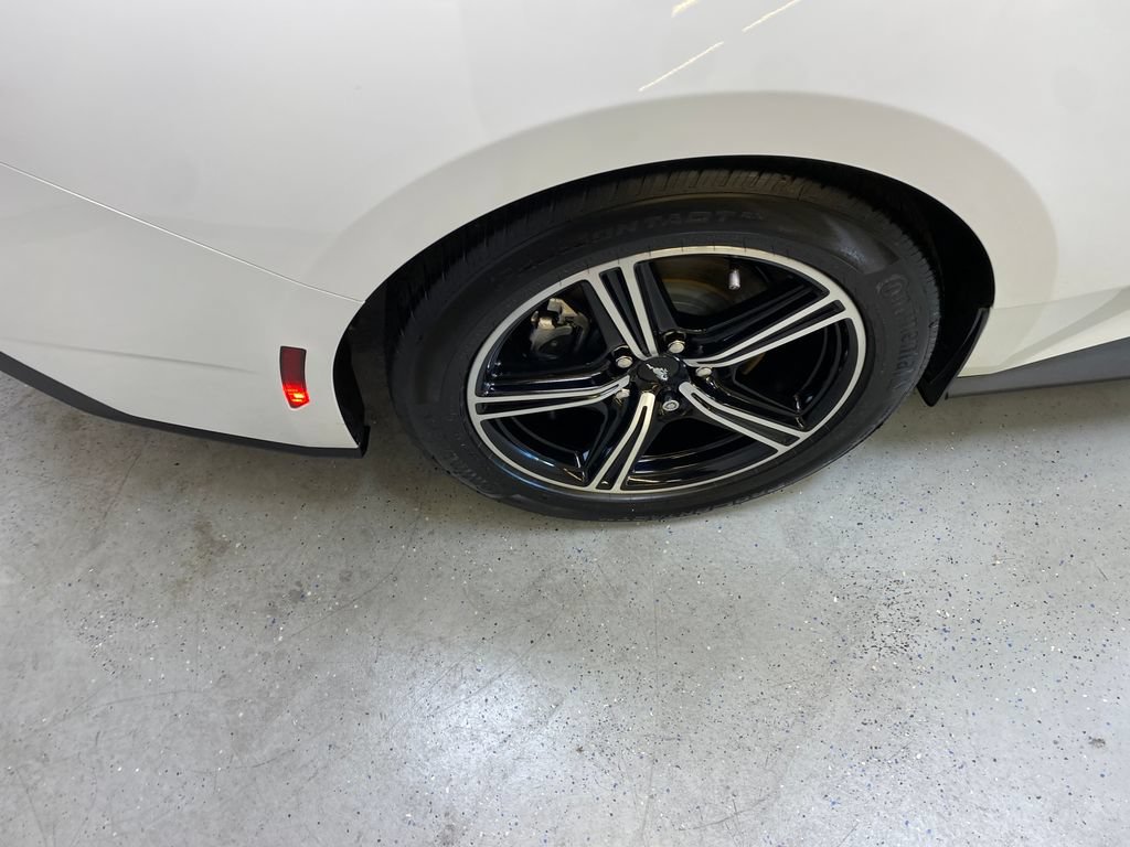 Used 2024 Ford Mustang Coupe RWD image 13