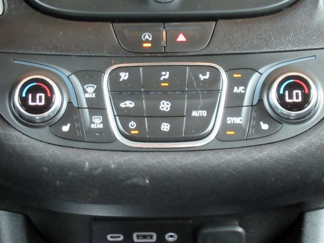 Used 2022 Chevrolet Malibu LT image 25