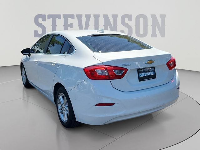 Used 2017 Chevrolet Cruze LT FWD image 3
