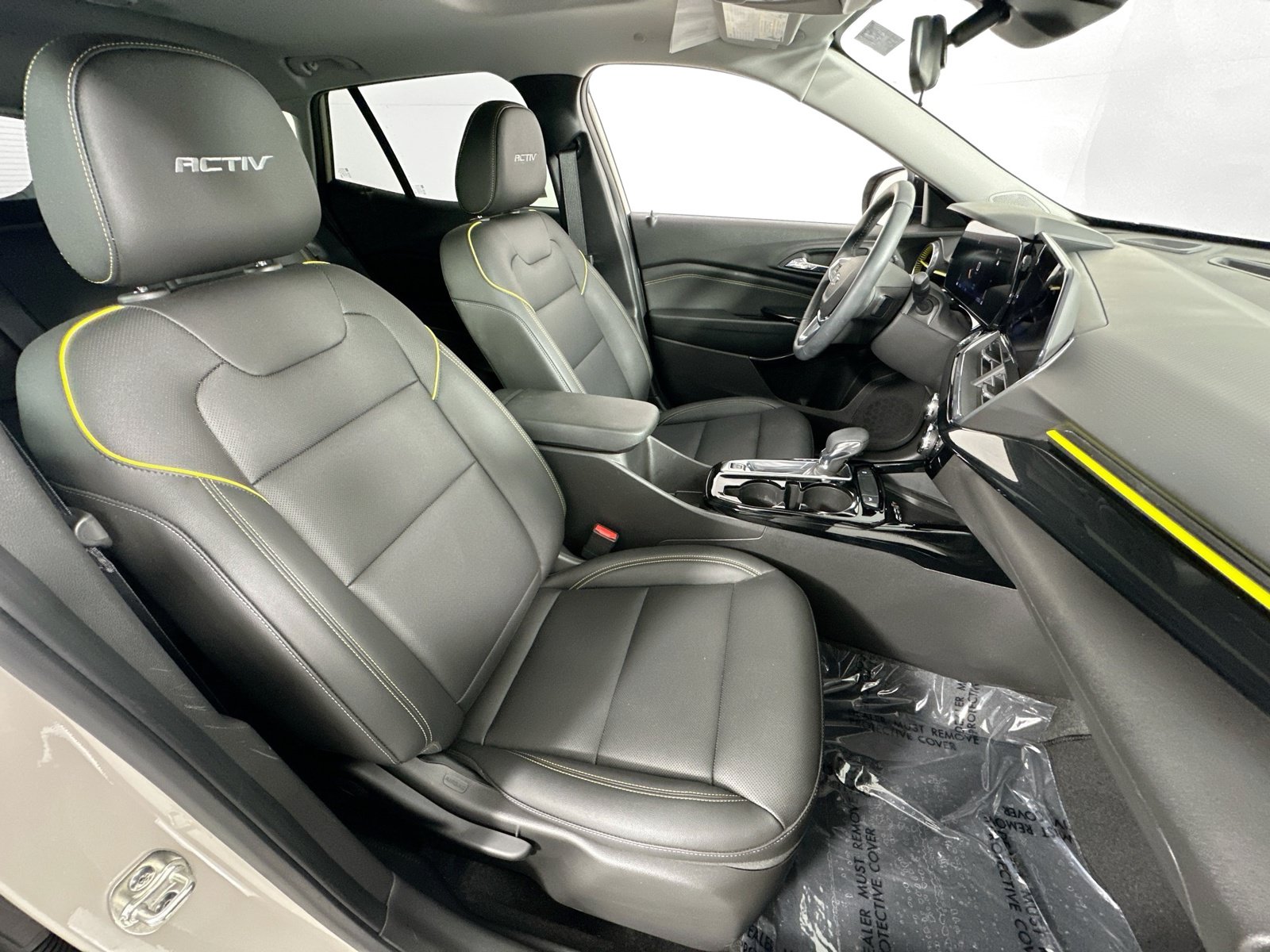 Used 2026 Chevrolet Trax ACTIV w/ Sunroof Package FWD image 27