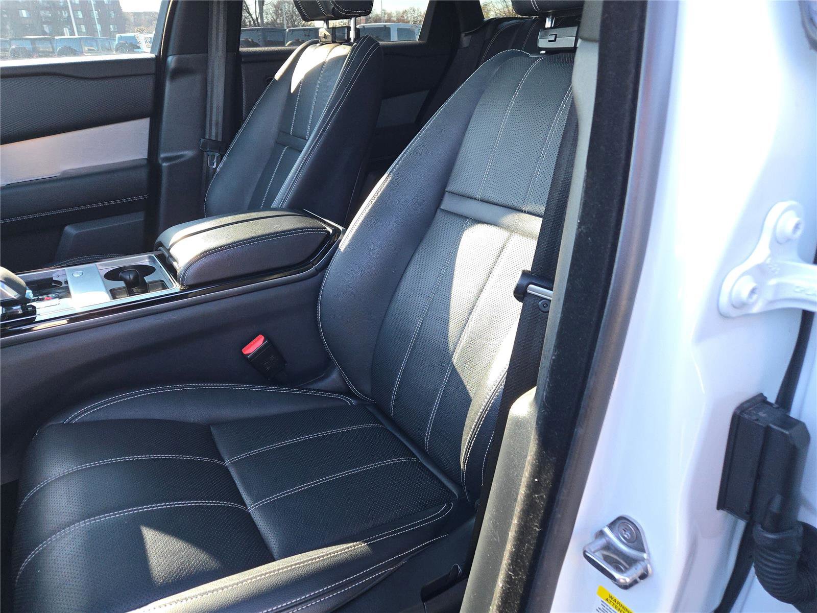 Used 2021 Land Rover Range Rover Velar R-Dynamic S image 27