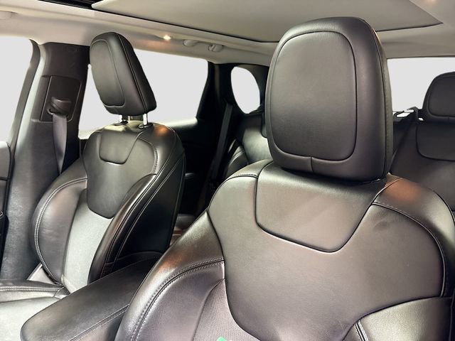 Used 2021 Jeep Cherokee Latitude Plus w/ Sun & Sound Group image 22