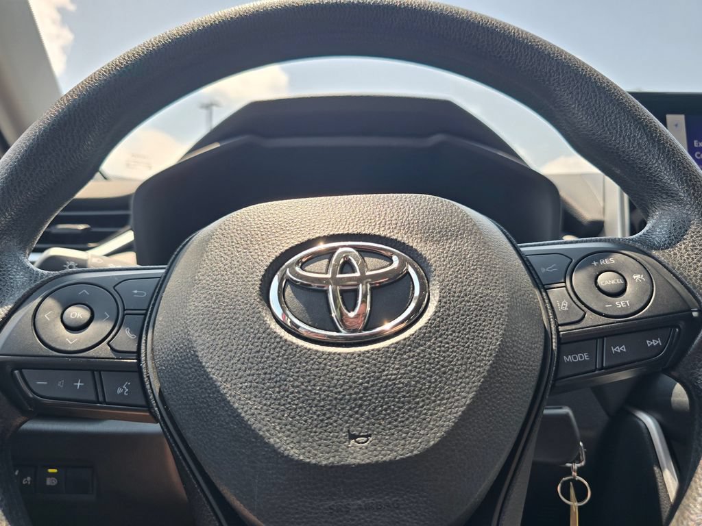 Certified 2025 Toyota RAV4 LE AWD/4WD image 20