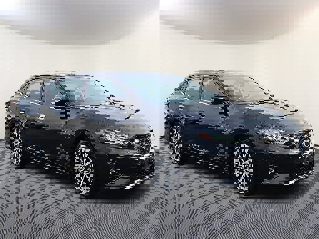 Used 2023 Nissan Maxima Platinum w/ Sport Mat Group image 3