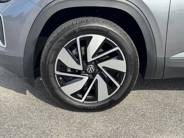 Used 2024 Volkswagen Atlas SE AWD/4WD image 9