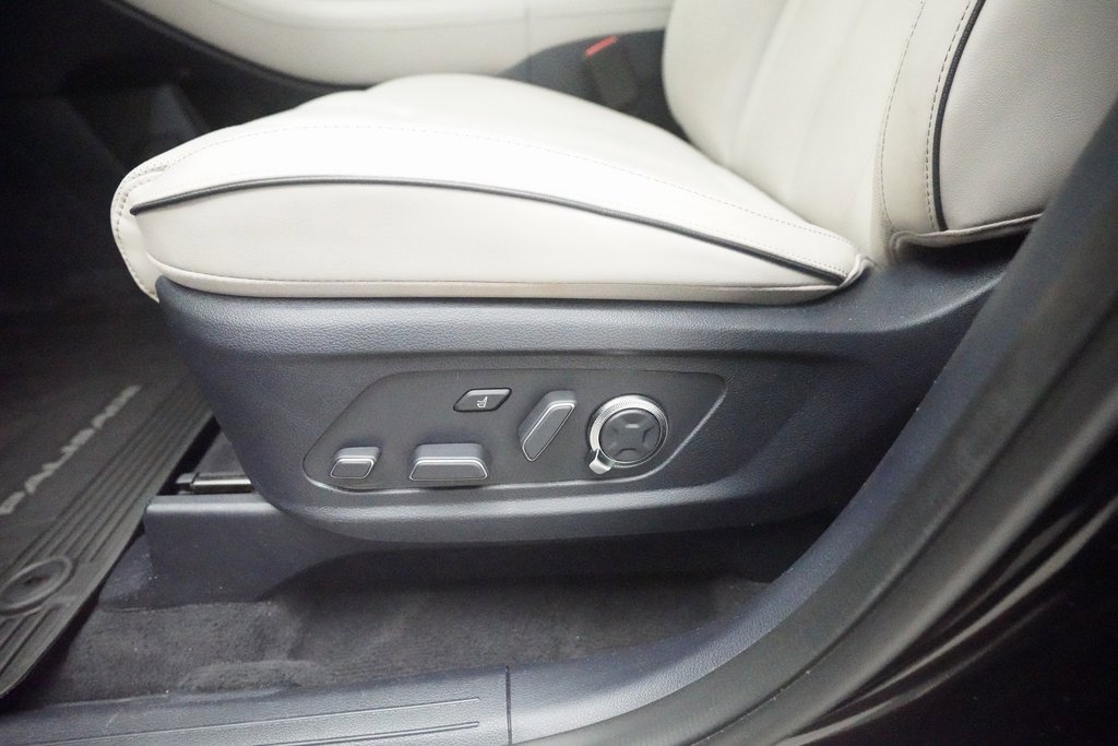 Used 2023 Hyundai Palisade Calligraphy w/ Winter Package image 30