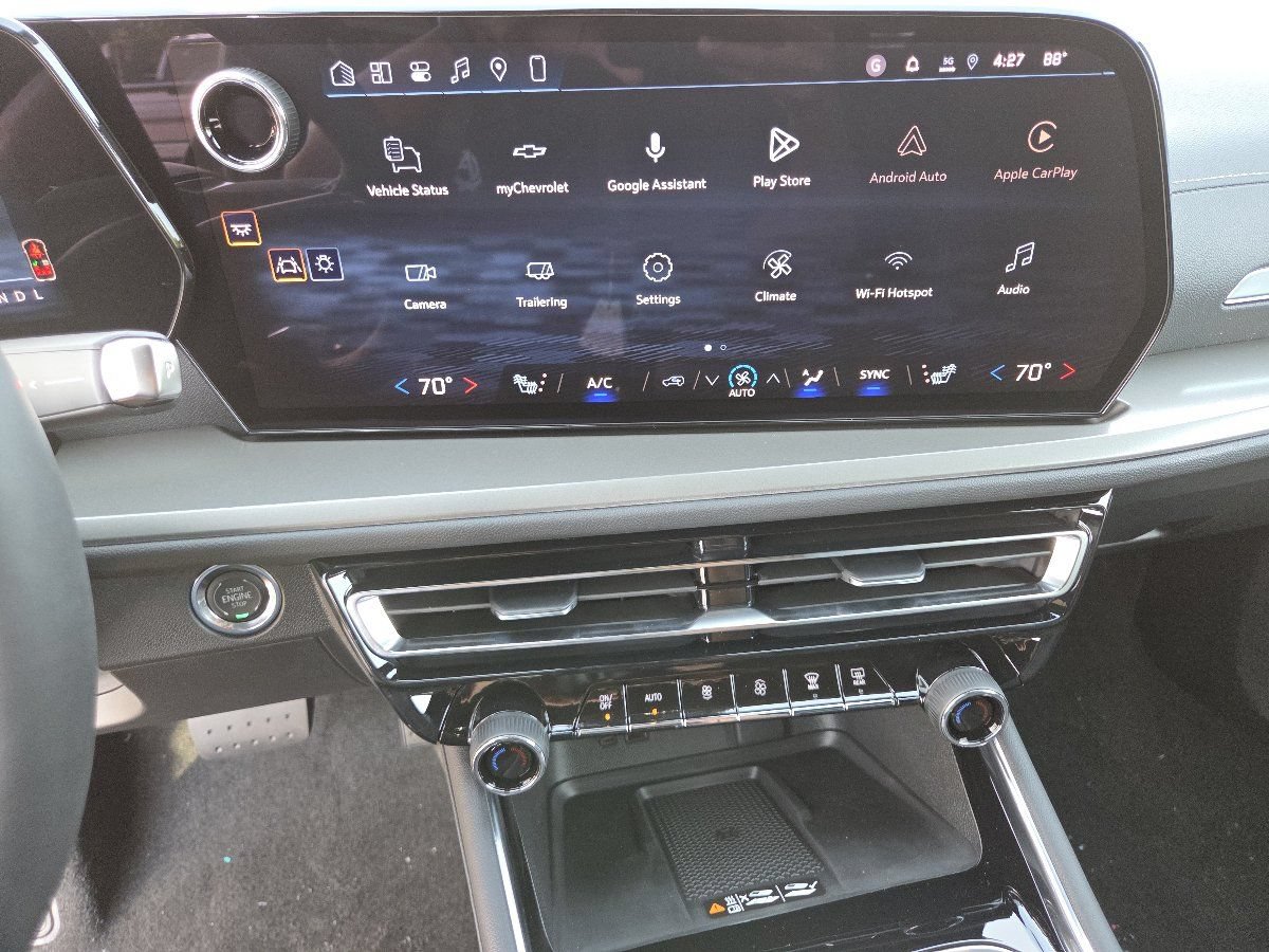 New 2027 Chevrolet Traverse LT w/ Sun and Wheel Package FWD image 36