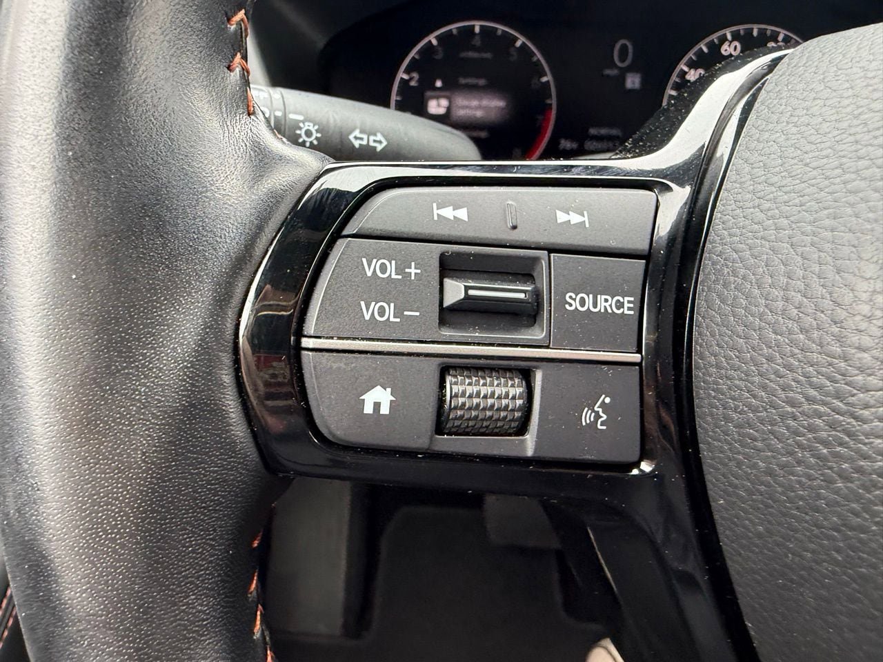 Used 2025 Honda HR-V Sport image 13
