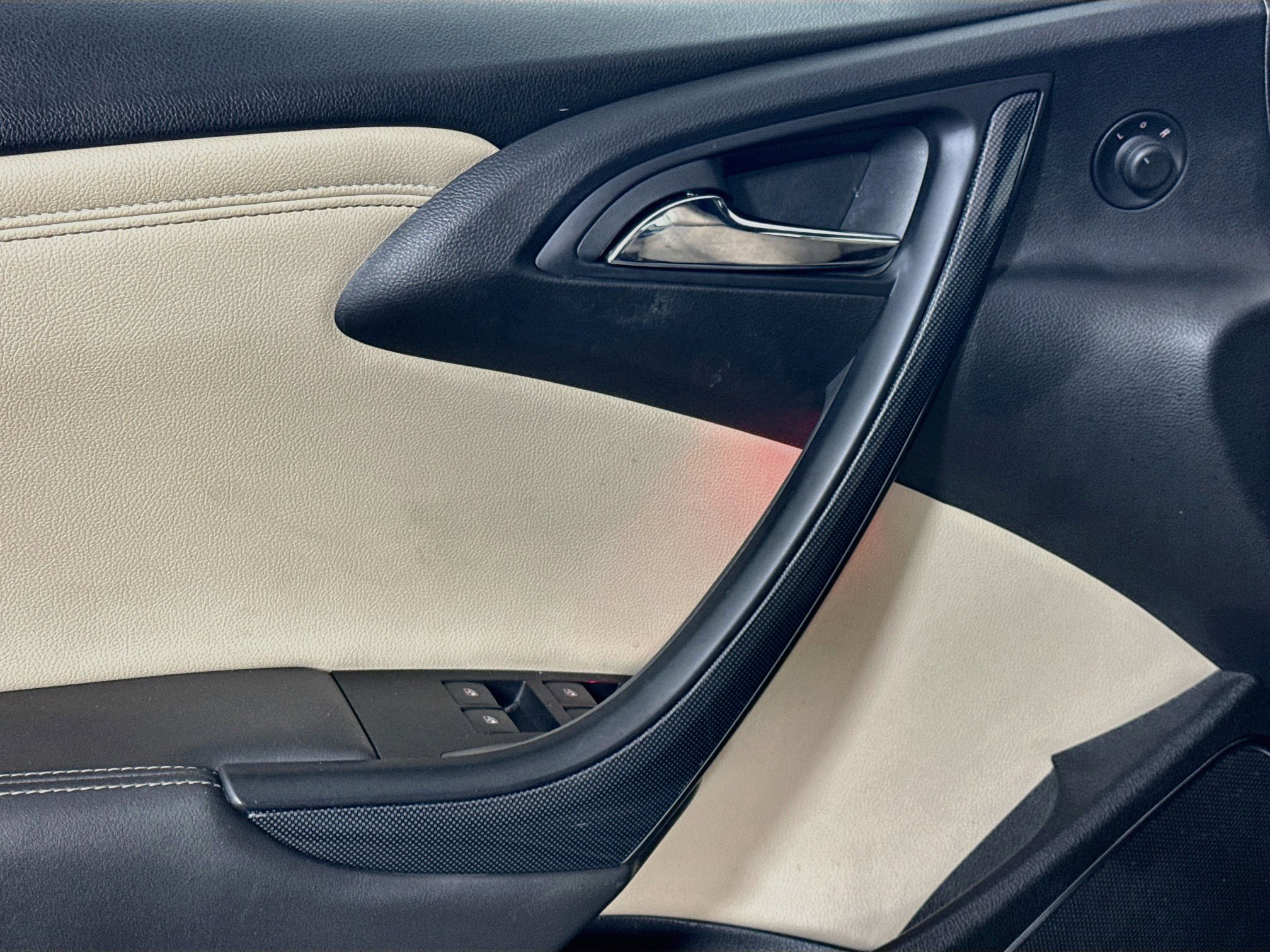 Used 2019 Buick Cascada Premium FWD image 24