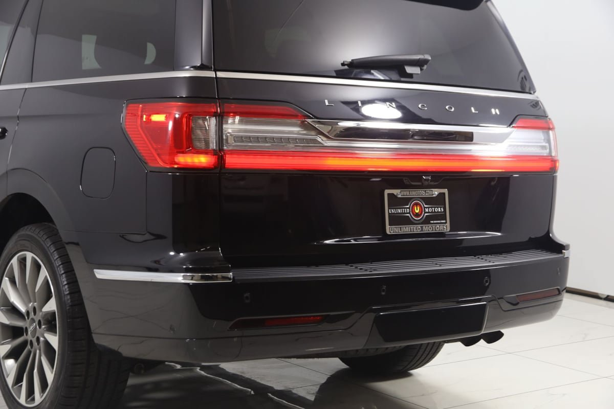 Used 2020 Lincoln Navigator Reserve AWD/4WD image 22
