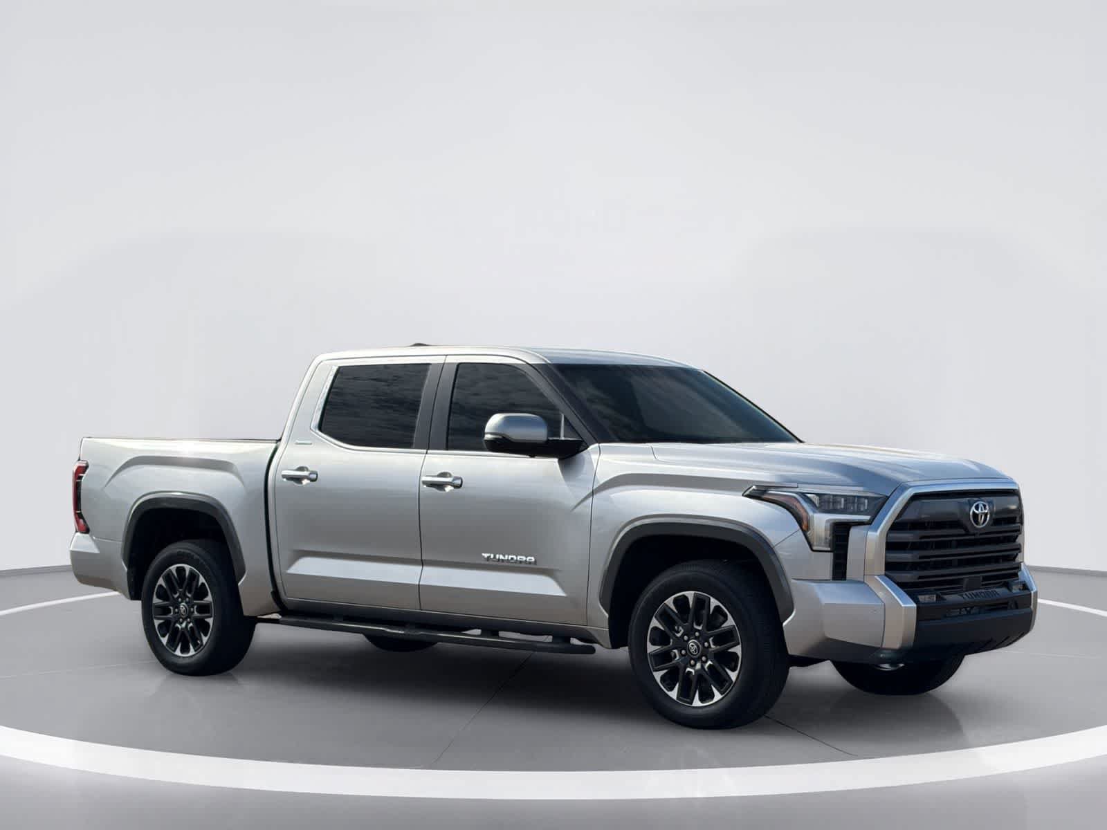 Used 2026 Toyota Tundra Limited AWD/4WD image 9