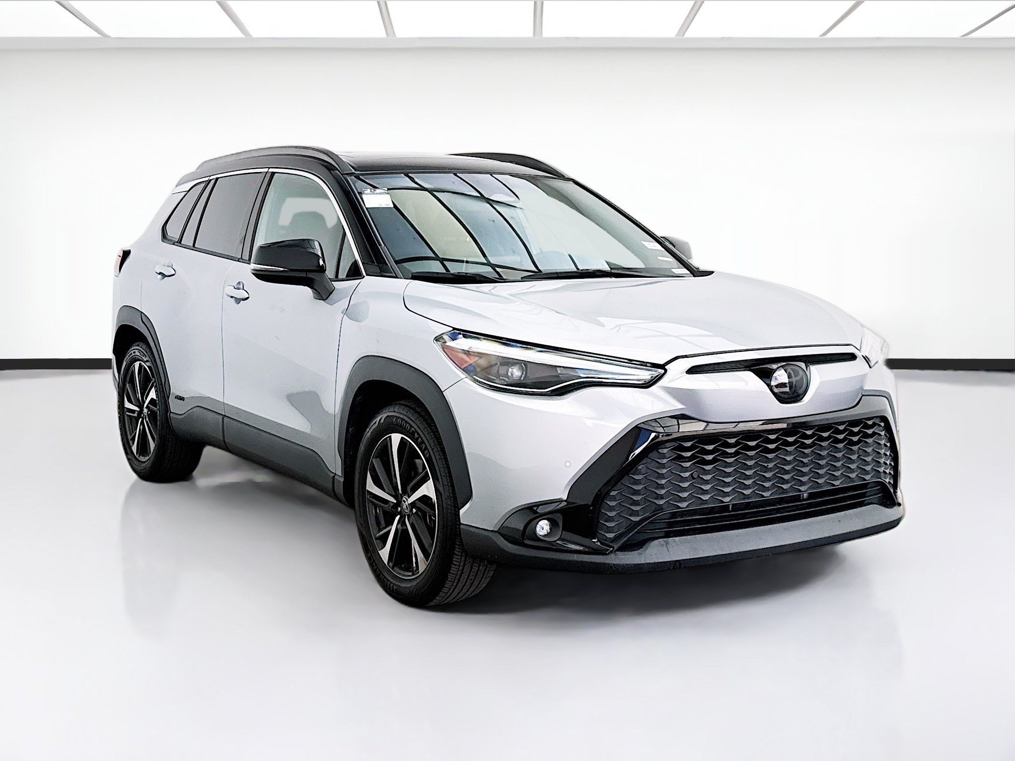 Used 2024 Toyota Corolla Cross AWD Hybrid w/ Convenience Package image 3