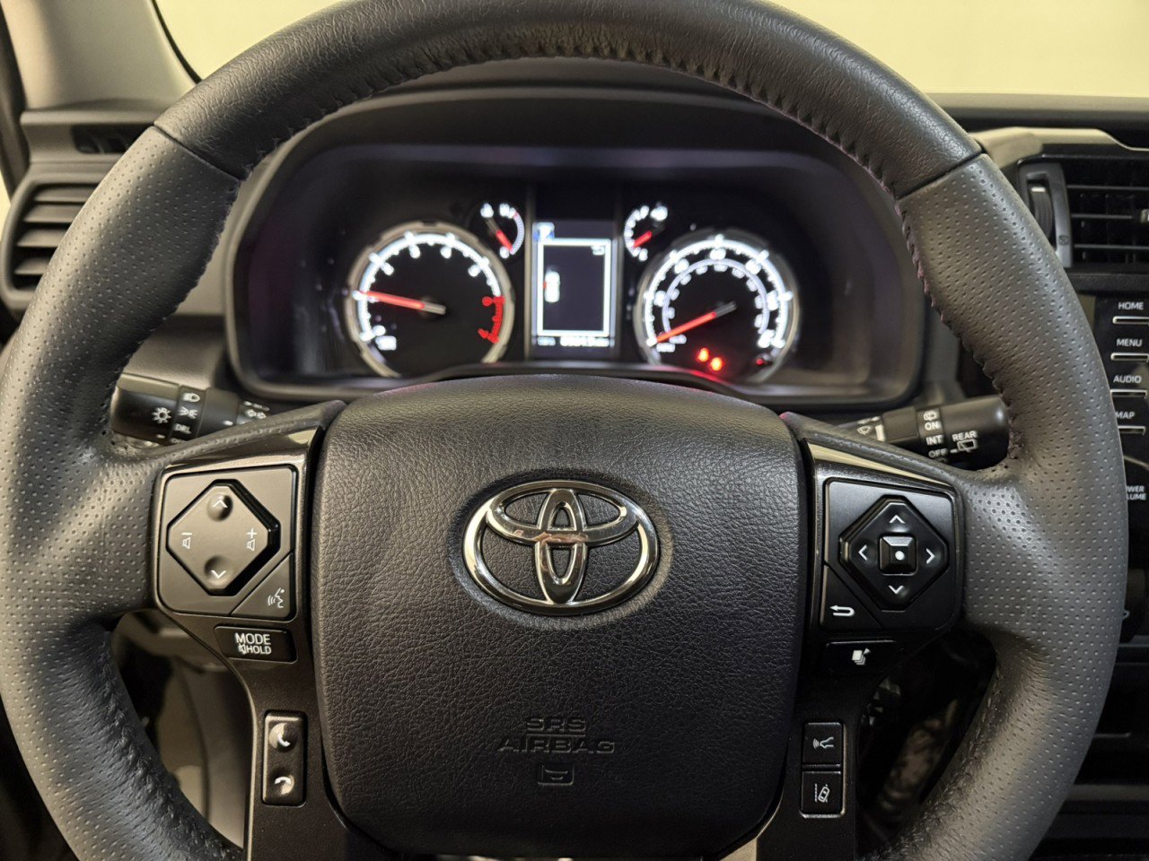 Used 2022 Toyota 4Runner TRD Off-Road image 18