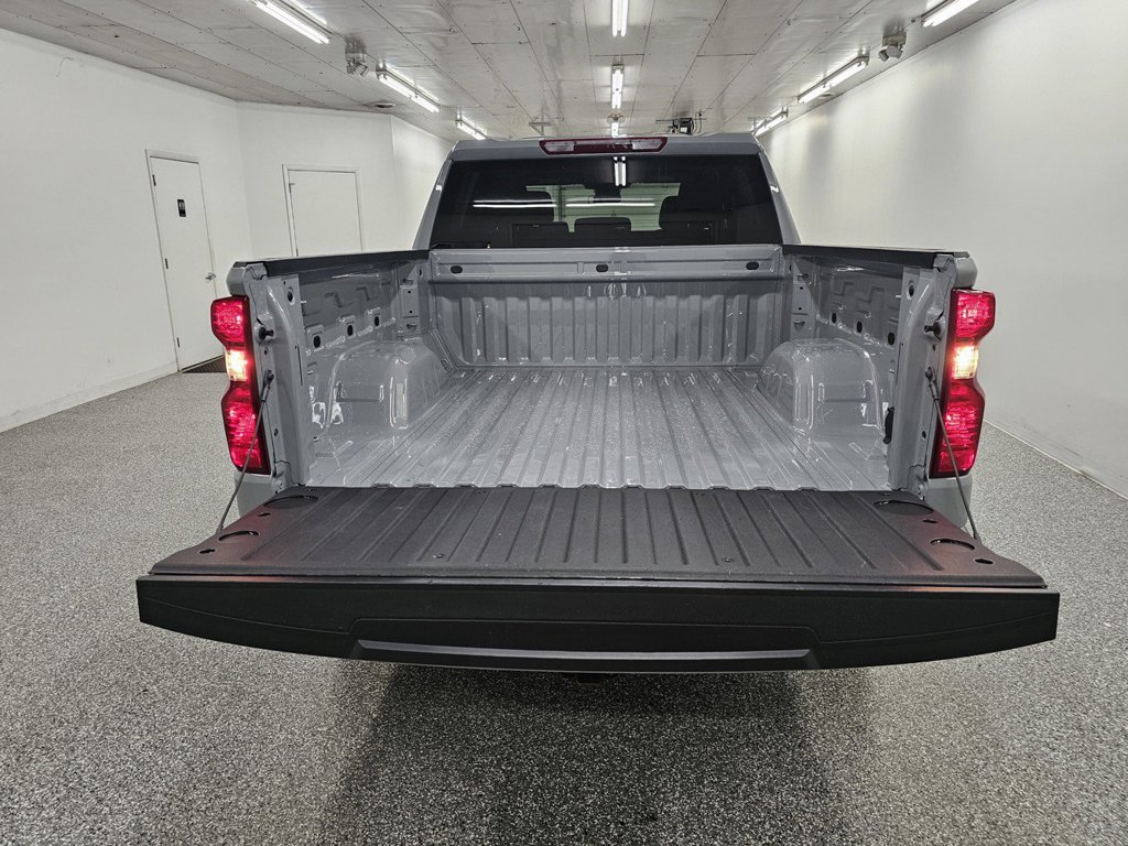 Used 2024 Chevrolet Silverado 1500 LT AWD/4WD image 7