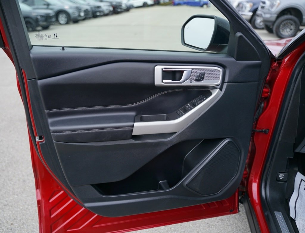 Used 2022 Ford Explorer Limited w/ Equipment Group 301A image 21