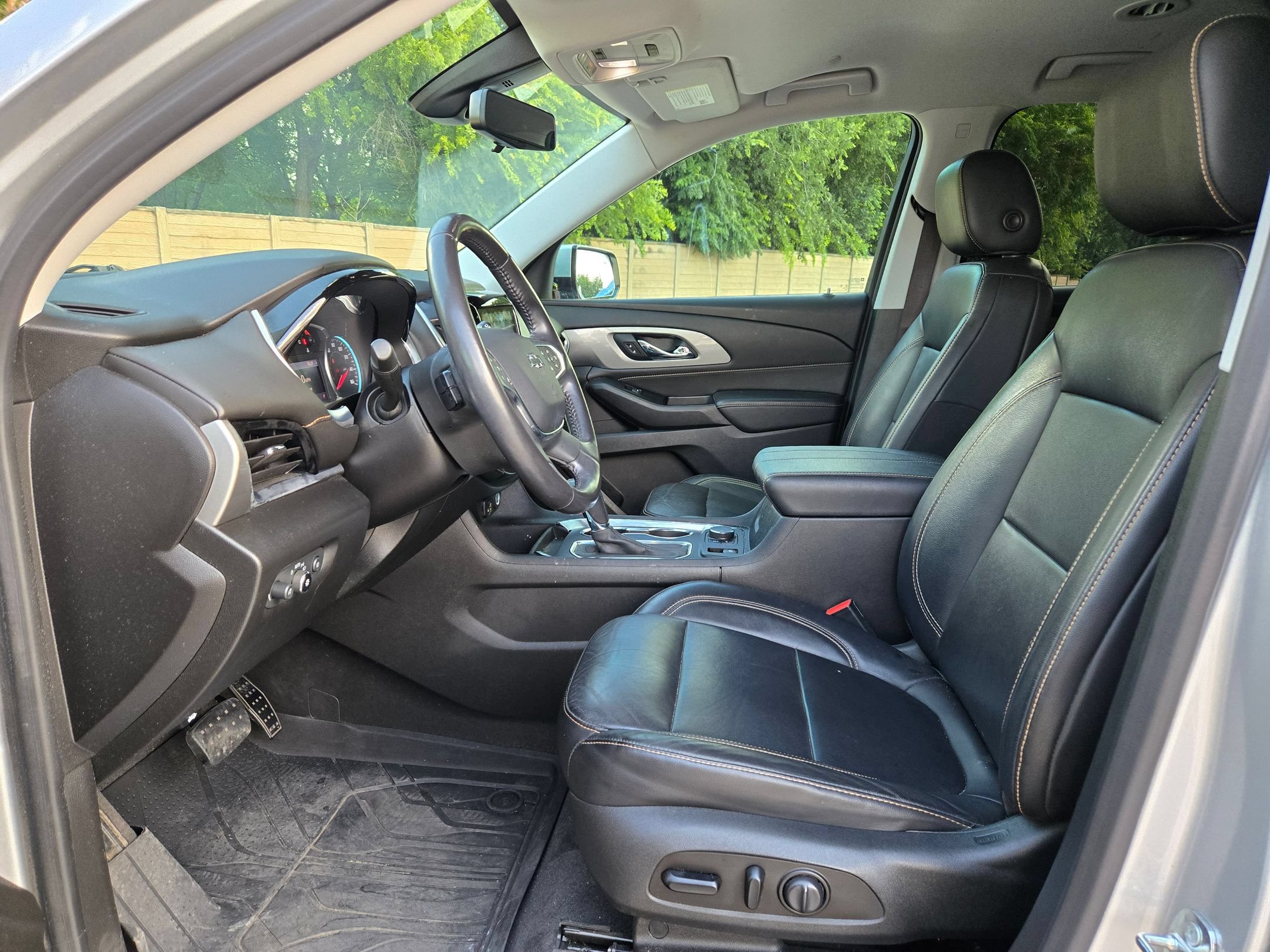 Used 2020 Chevrolet Traverse RS FWD image 6