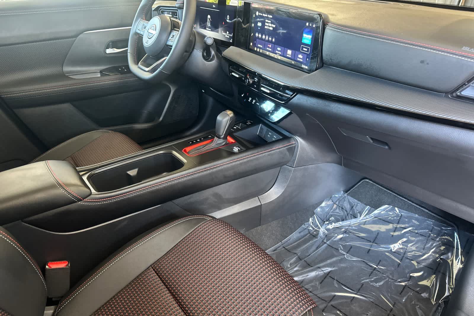 New 2026 Nissan Kicks SR AWD/4WD image 16